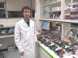 说明:[2] Xiaoyuan Zhang with his reactors Nov 19 2008